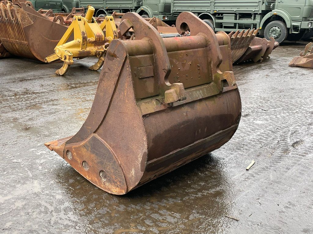 Caterpillar Digging bucket