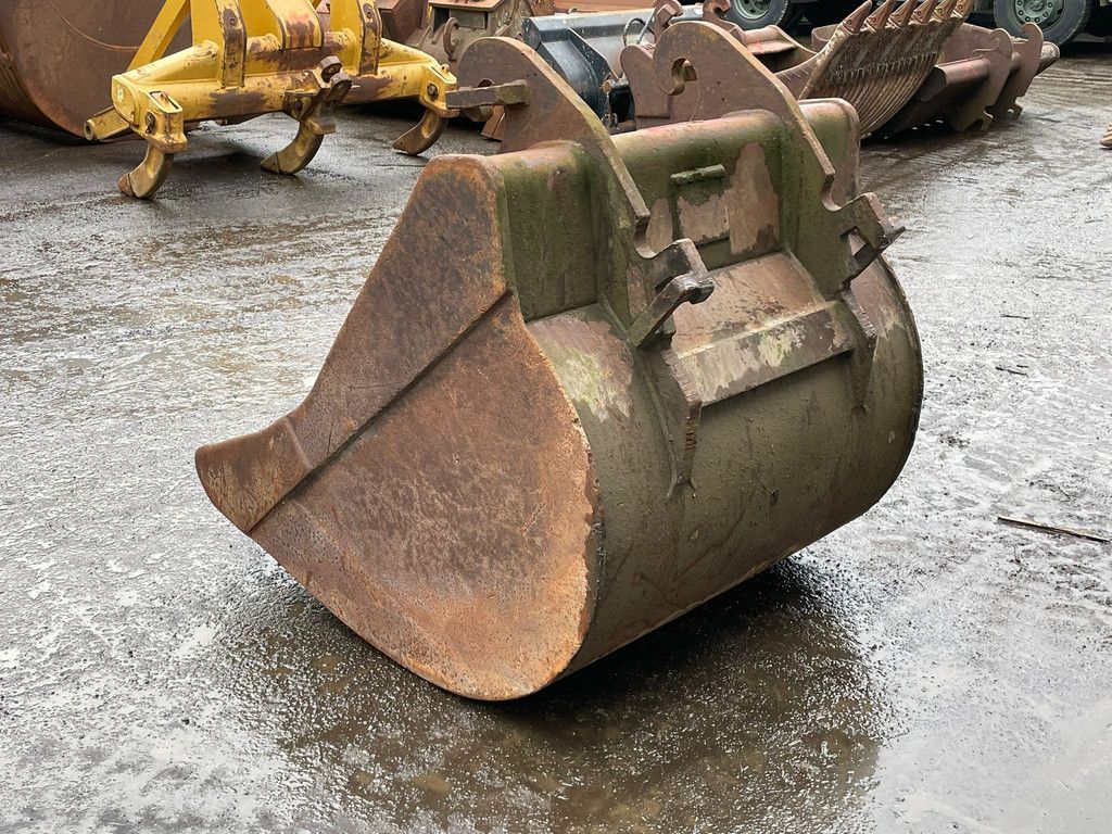 Caterpillar Digging bucket