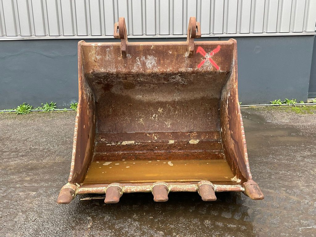 Verachtert Bucket with teeth
