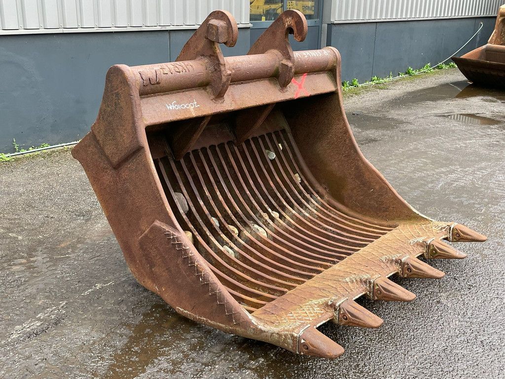 Verachtert Skeleton bucket