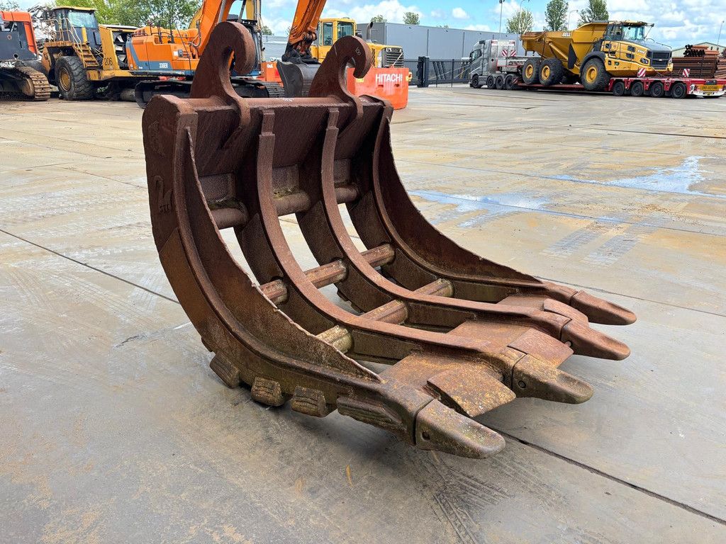 Skeleton bucket CW55