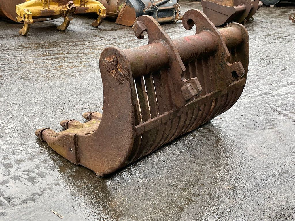 Verachtert Skeleton bucket