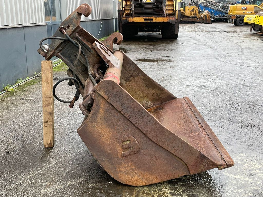 Tilting bucket CW40