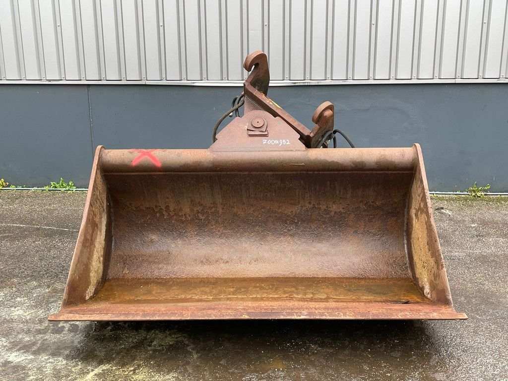 Tilting bucket CW40