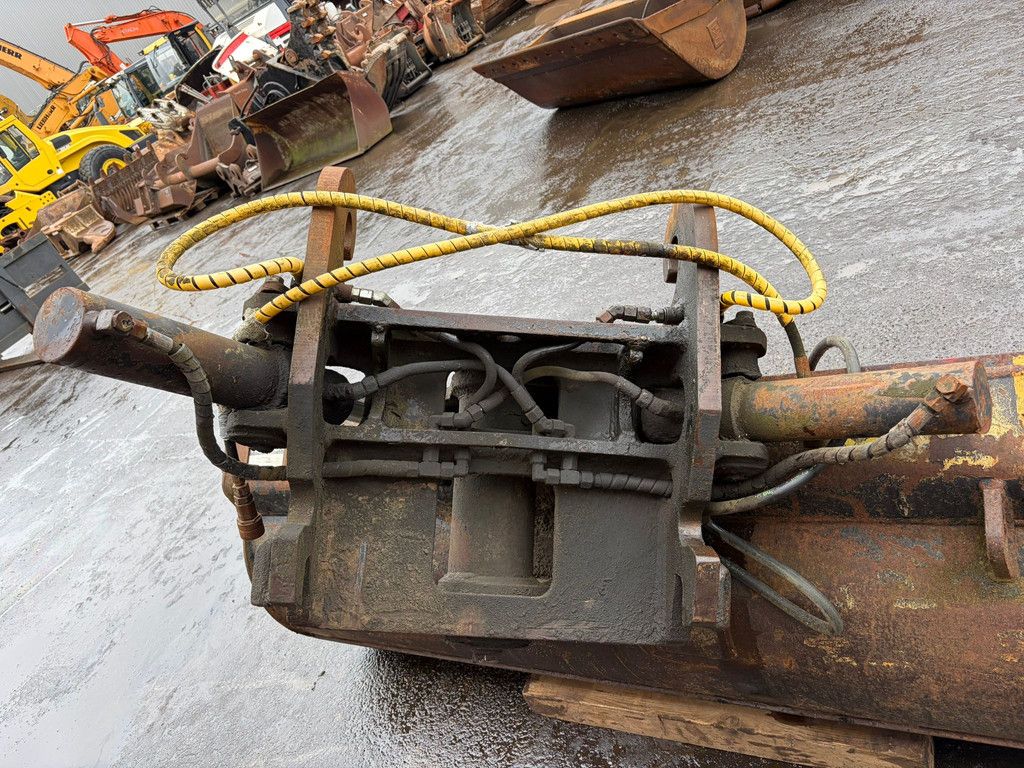 Verachtert tilting bucket CW-40 bucket width: 2400mm