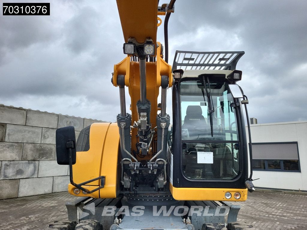 Liebherr A918 Compact