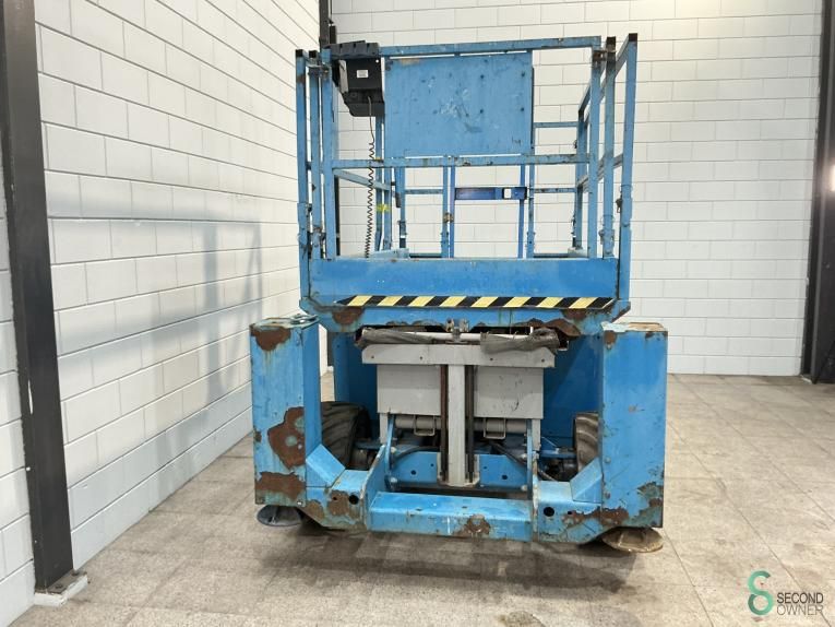 Scissor lift Genie GS-2668RT 2007
