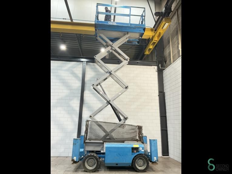 Scissor lift Genie GS-2668RT 2007