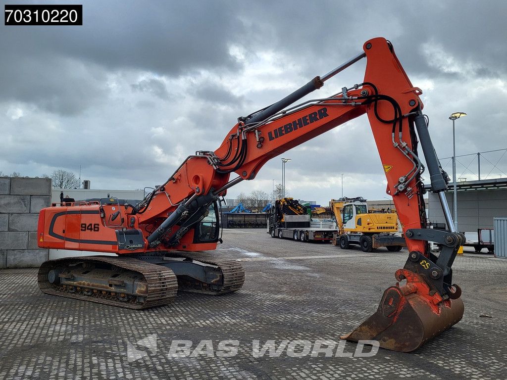 Liebherr R946 LC