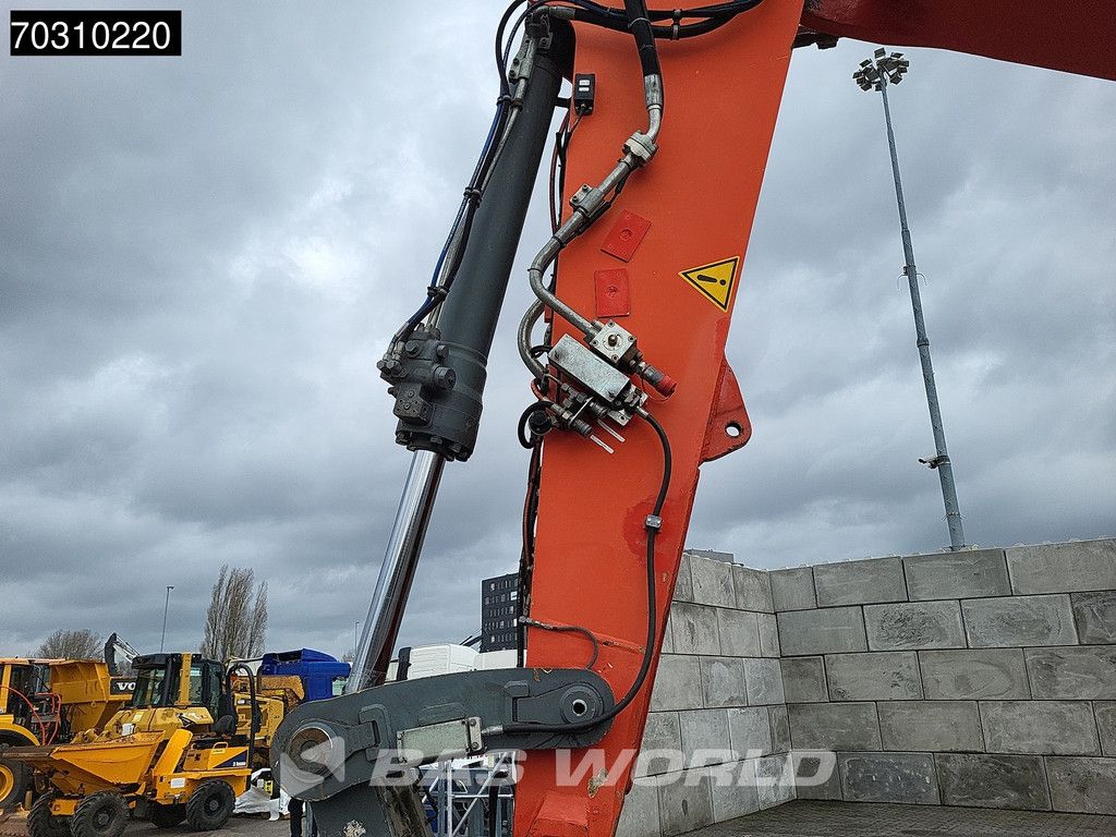 Liebherr R946 LC