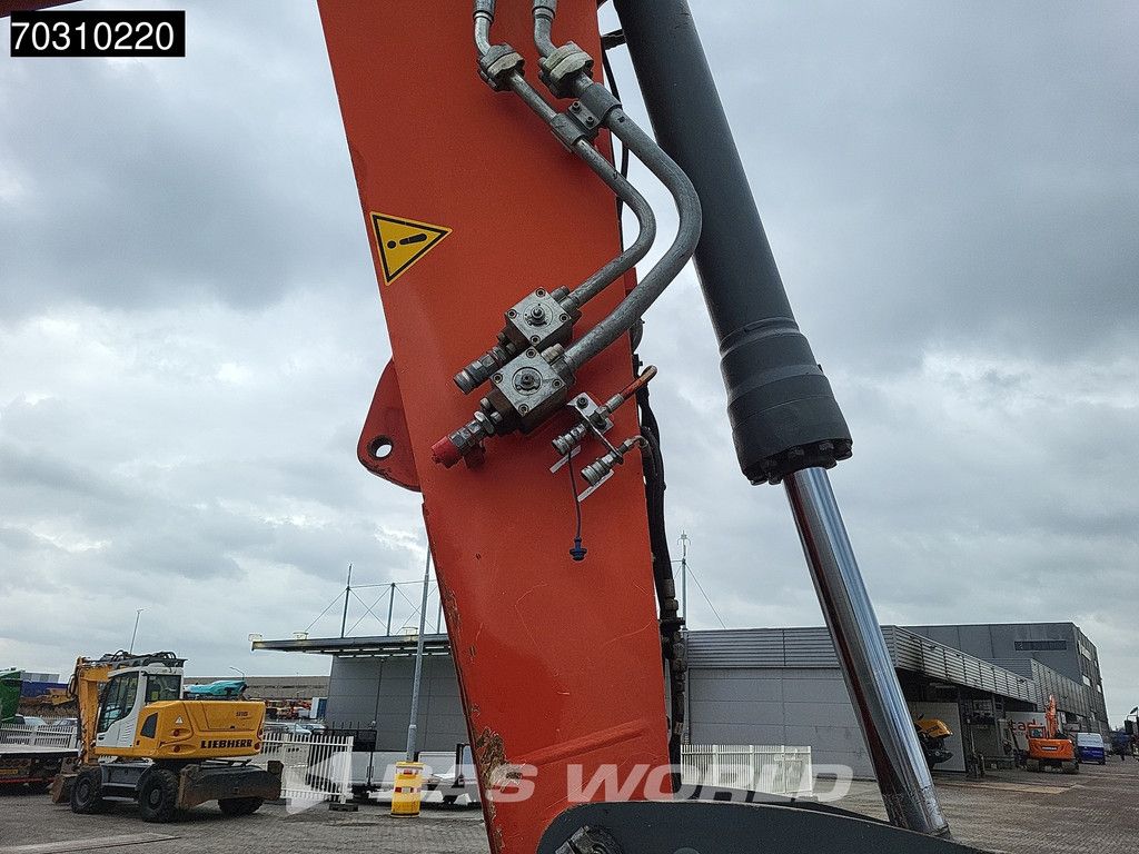 Liebherr R946 LC