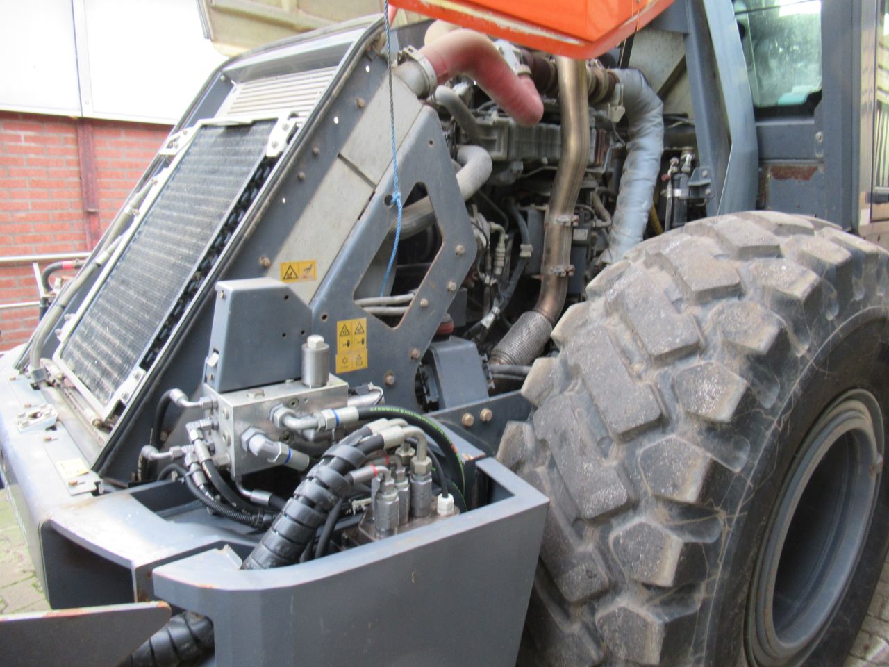 Hamm h13i wals met extra trilplaten achter