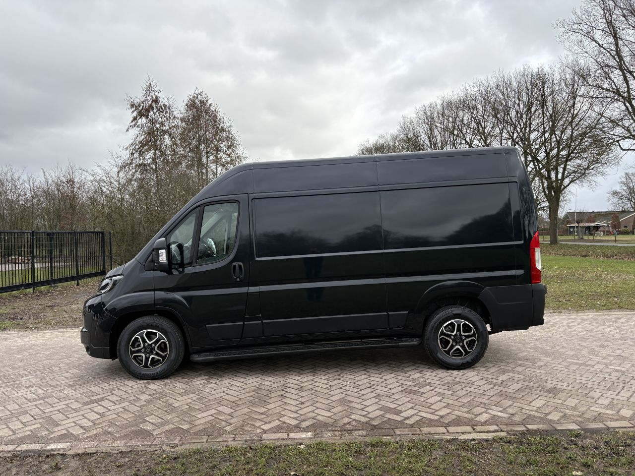 PEUGEOT BOXER 2.2 BlueHDi 140pk | L2H2 3.5t | Automaat |