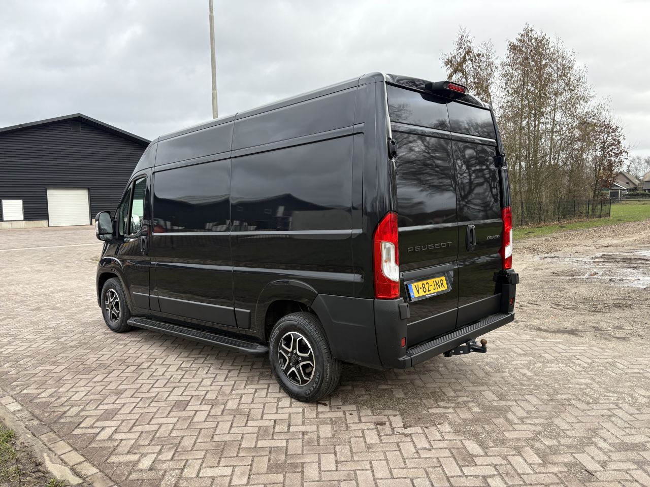 PEUGEOT BOXER 2.2 BlueHDi 140pk | L2H2 3.5t | Automaat |