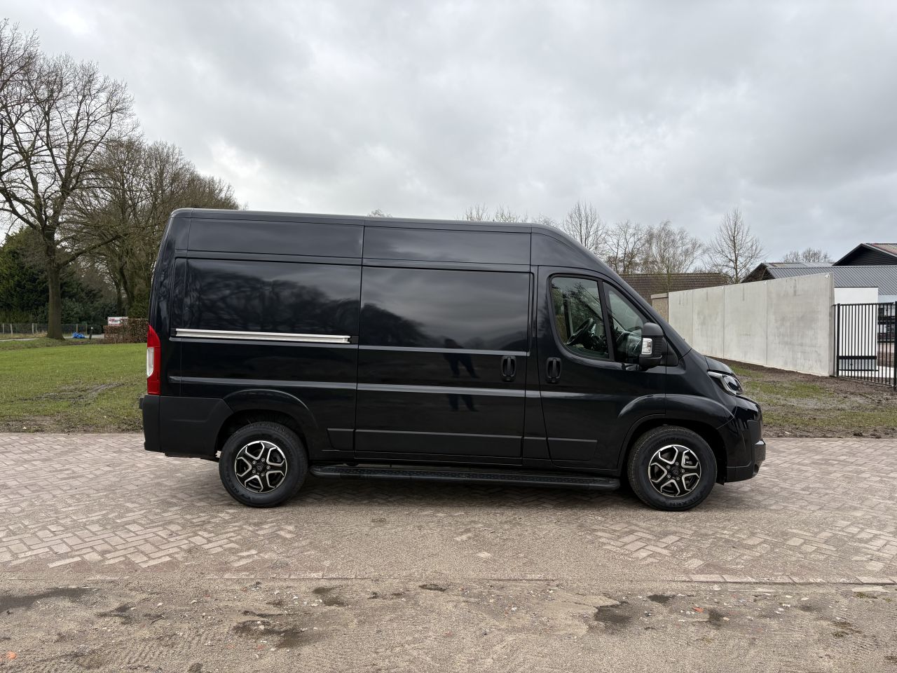 PEUGEOT BOXER 2.2 BlueHDi 140pk | L2H2 3.5t | Automaat |