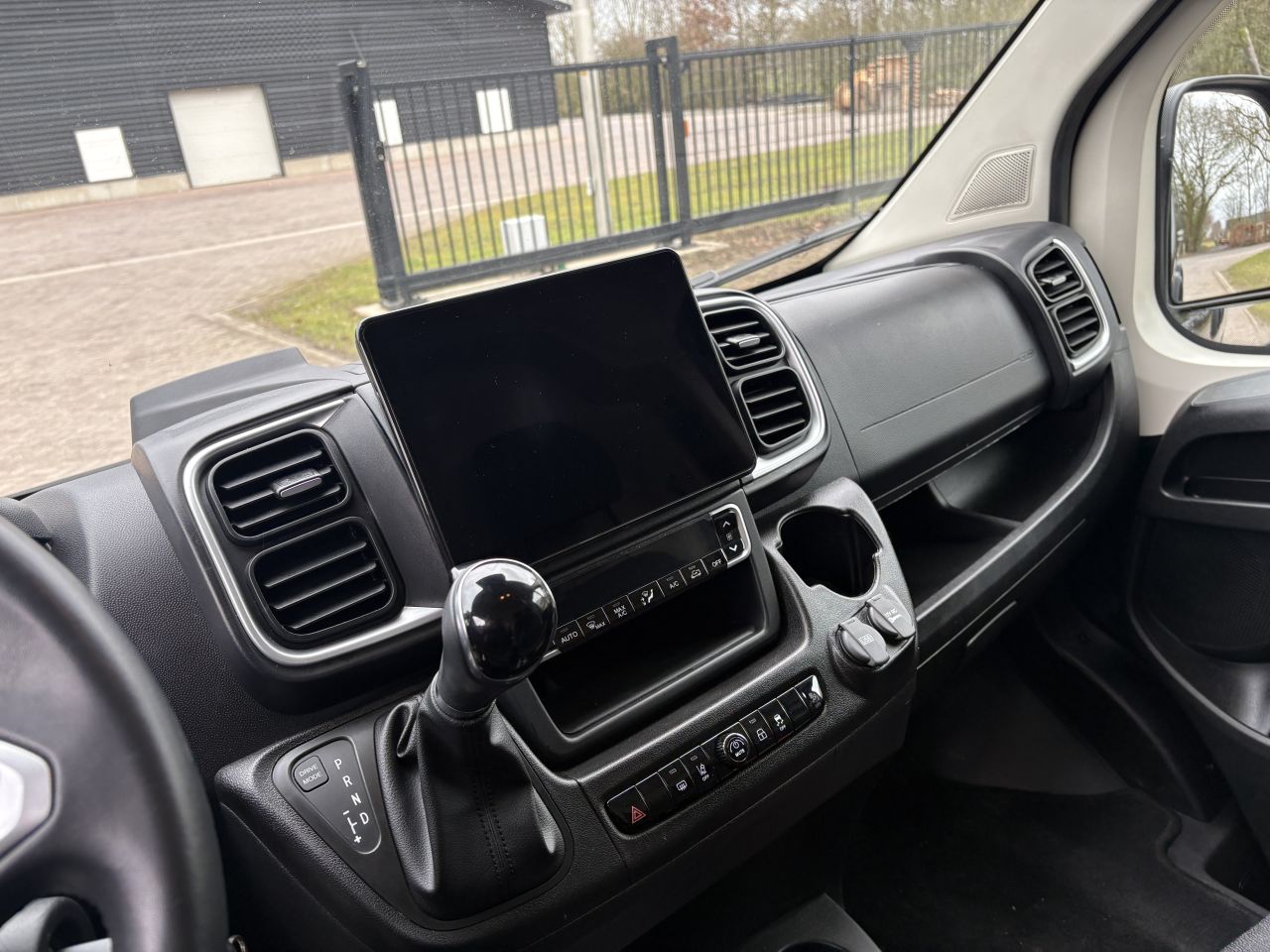 PEUGEOT BOXER 2.2 BlueHDi 140pk | L2H2 3.5t | Automaat |