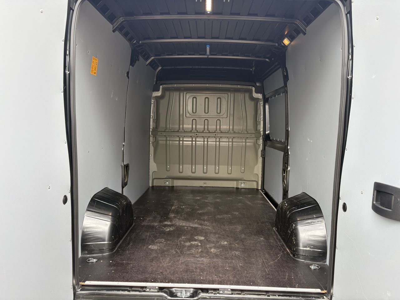 PEUGEOT BOXER 2.2 BlueHDi 140pk | L2H2 3.5t | Automaat |