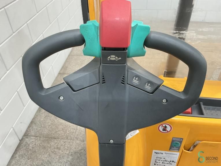 Stackers Electric Jungheinrich EJC 112 2013