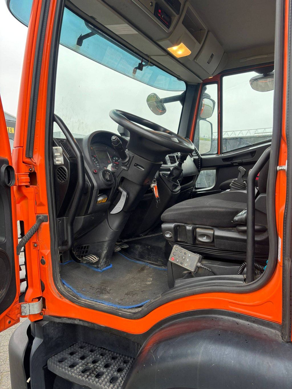 Truck Machine Transporter Iveco Eurocargo 160-210 Diesel 2019