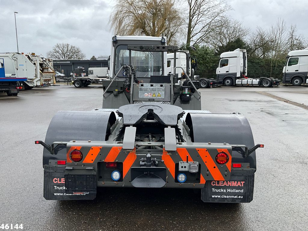 Terberg DT 223 Terminal Trekker