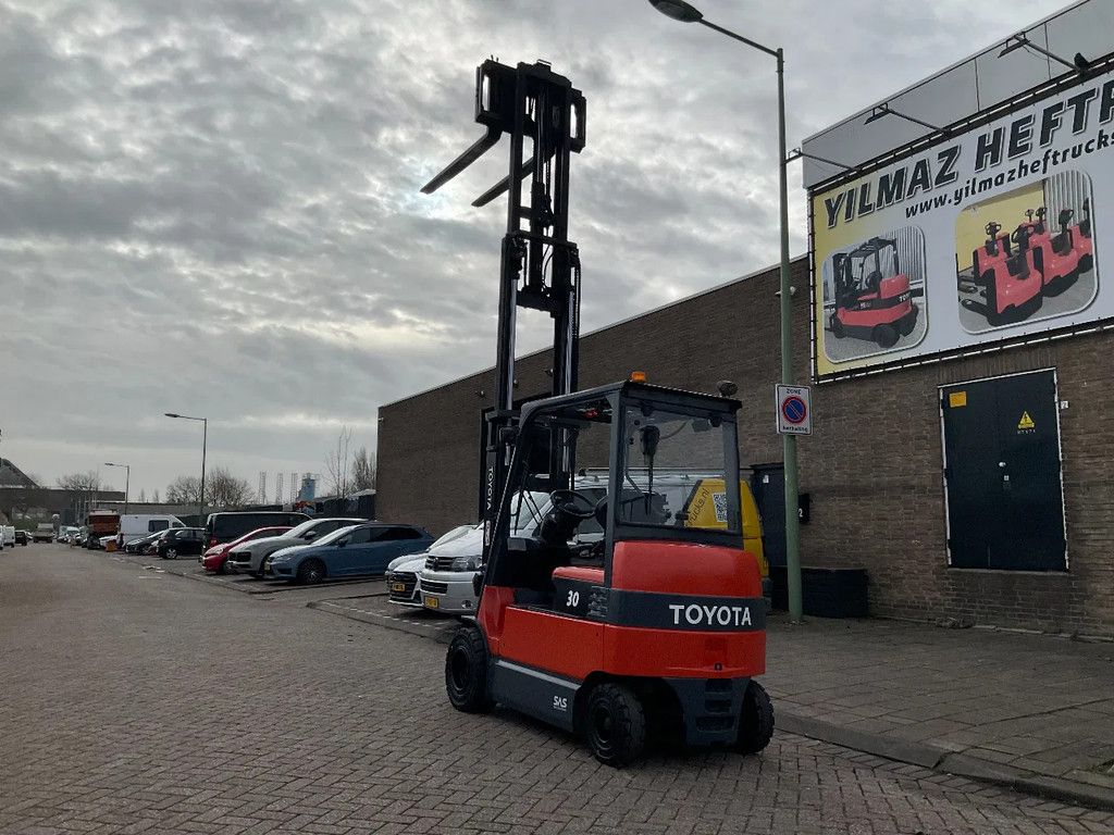 Toyota 7FBMF30 3000KG 4.70METER HEFTRUCK