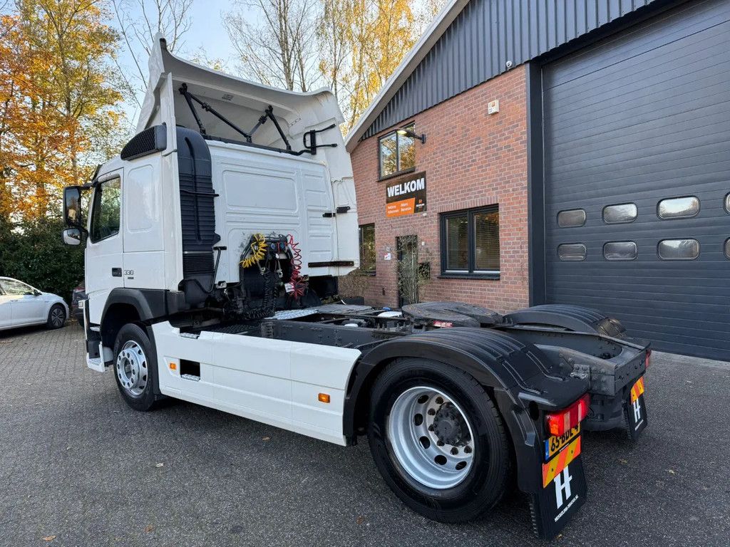 Volvo FM 330 Slaapcabine Side skirts NL Truck