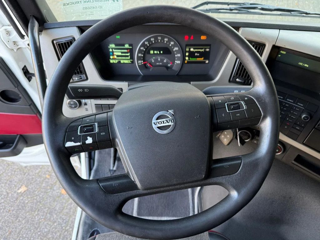 Volvo FM 330 Slaapcabine Side skirts NL Truck