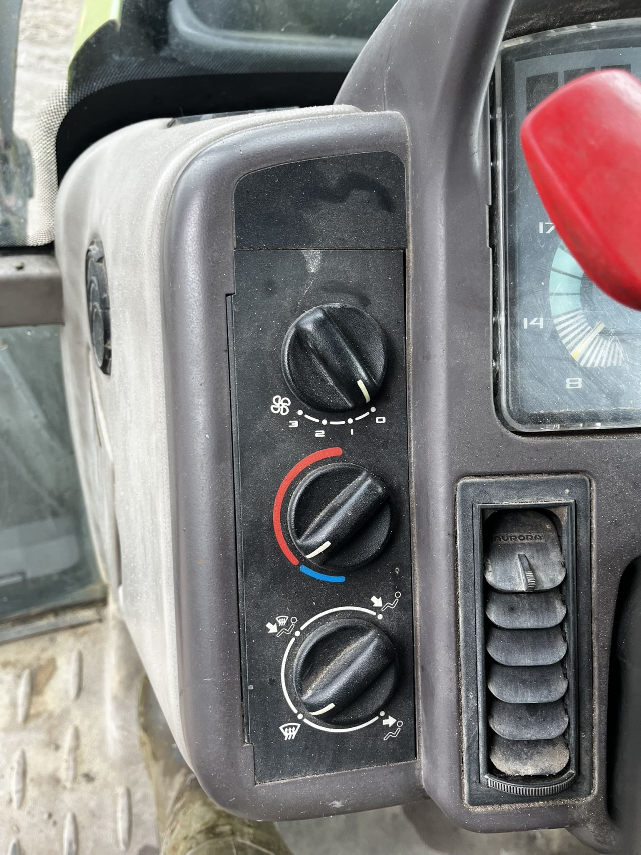 Claas Ares 566 RZ met voorlader