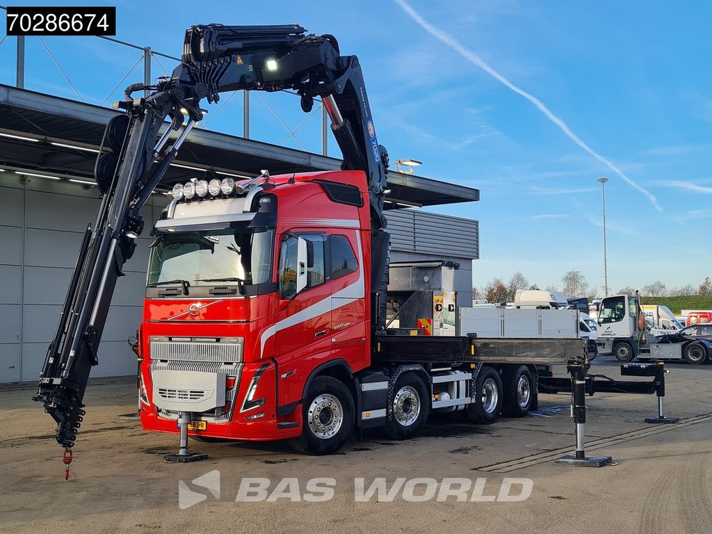Volvo FH16 FH16 650 8X2 NL-Truck HMF 7020K-RCS Crane + Jib Lift+Steering-Axle Navi LED