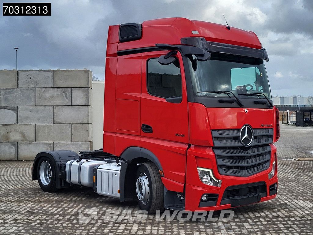 Mercedes Actros 1842 4X2 BigSpace Mega 2x Tanks Euro 6