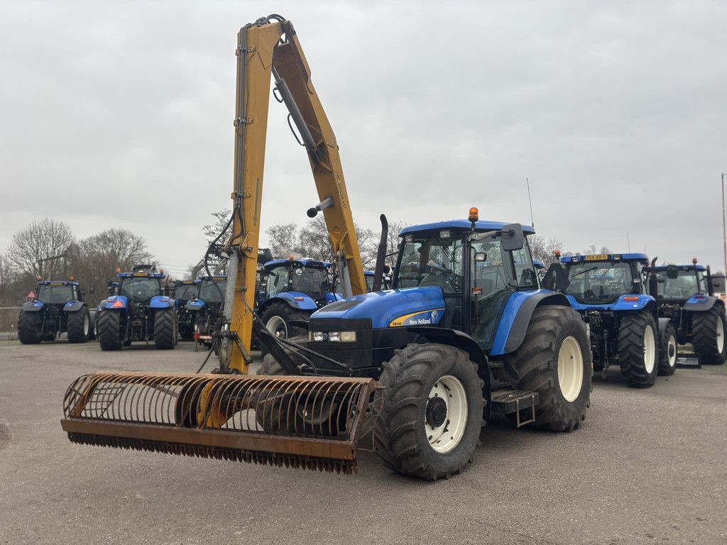 NEW HOLLAND TM140