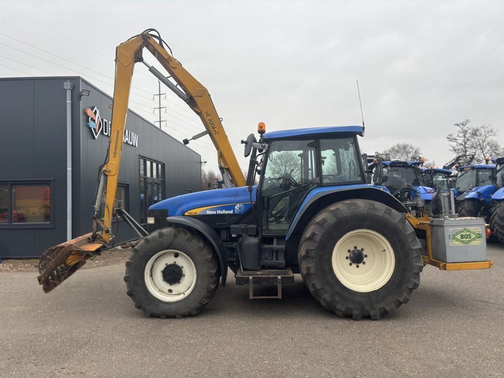 NEW HOLLAND TM140