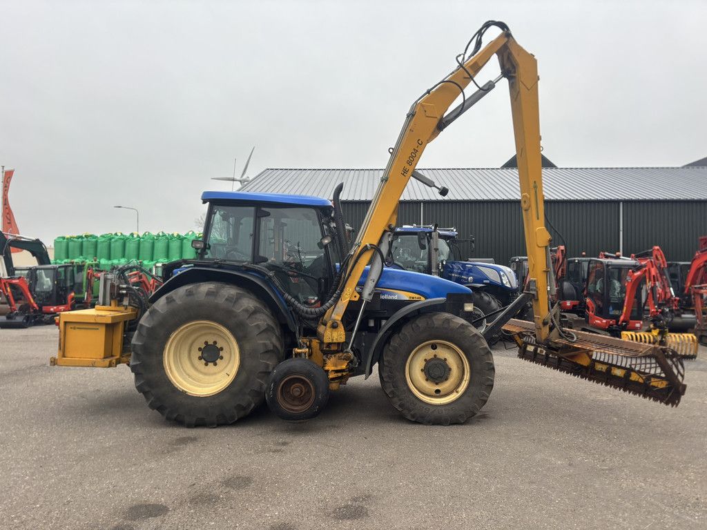 NEW HOLLAND TM140