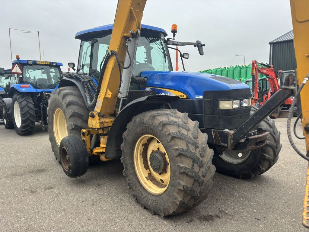 NEW HOLLAND TM140