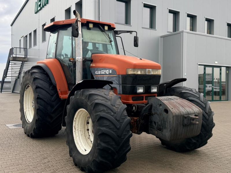 New Holland G 210