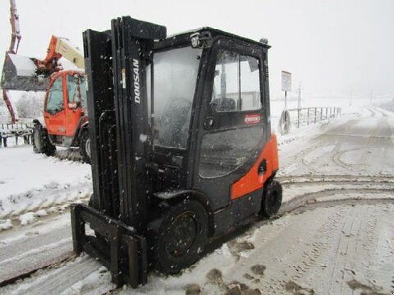 Doosan D25S-5 Tripl-FH 4,8m + Seitenschieber