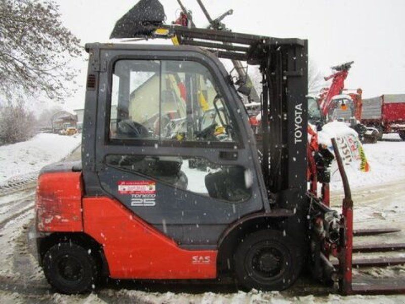 Toyota 8FDF25 Tripl 4,7mZinkenversteller+Seitensc