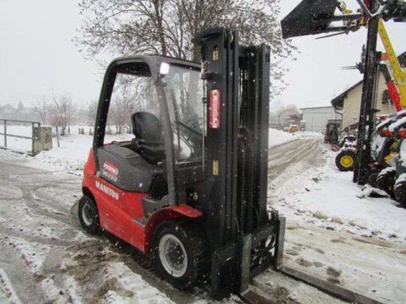 Manitou MI25D Tripl-Freihub 4,7m + Seitenschieber
