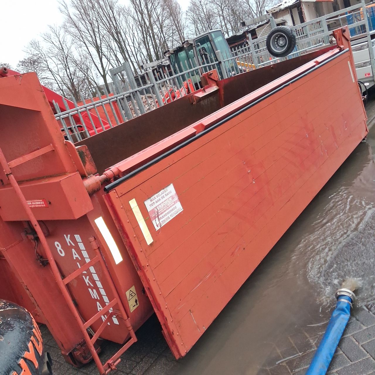 Container met Afdekluiken.