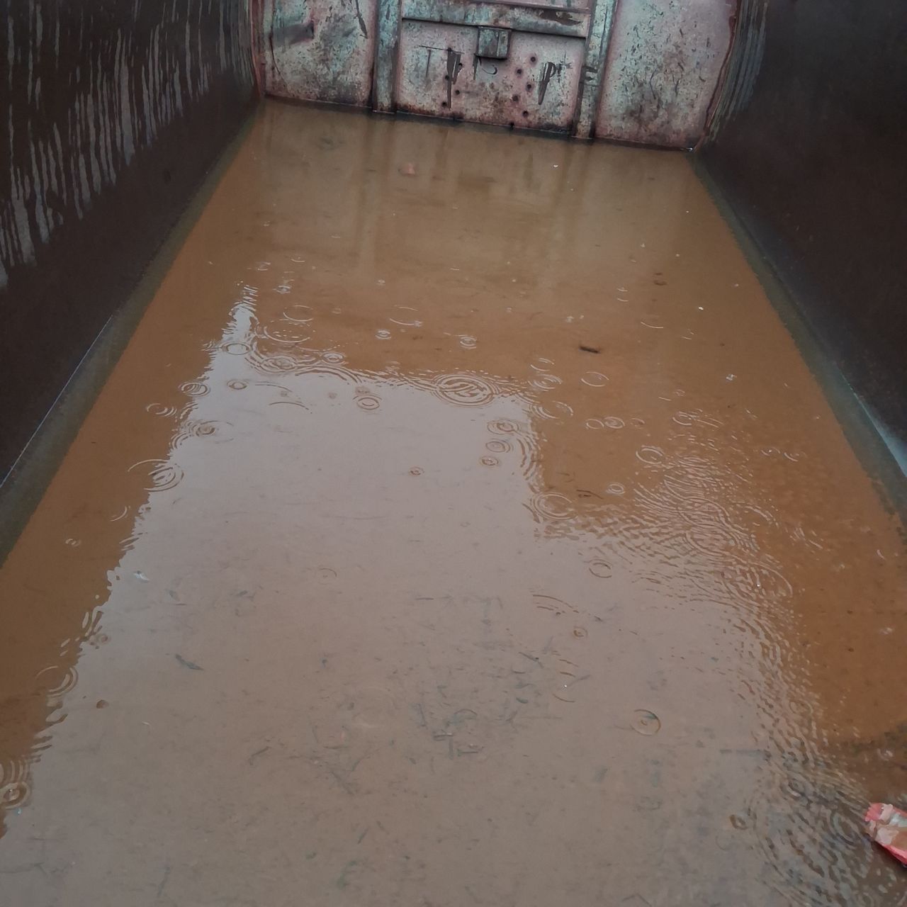 Container met Afdekluiken.