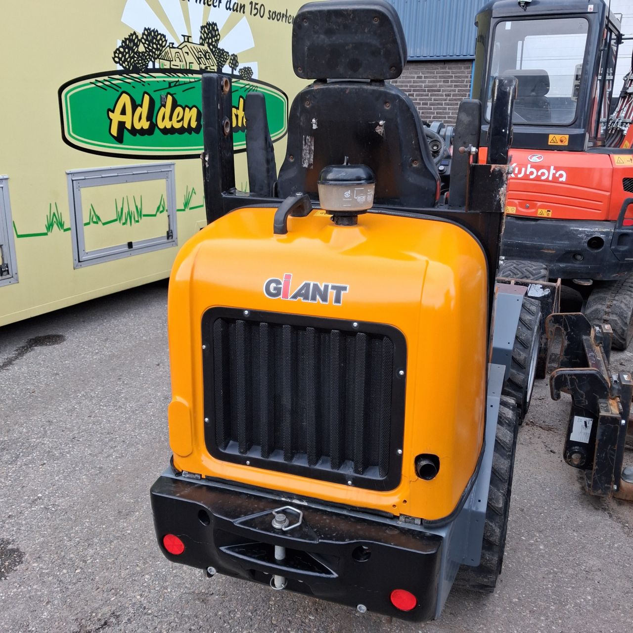 Giant 332 Minishovel.