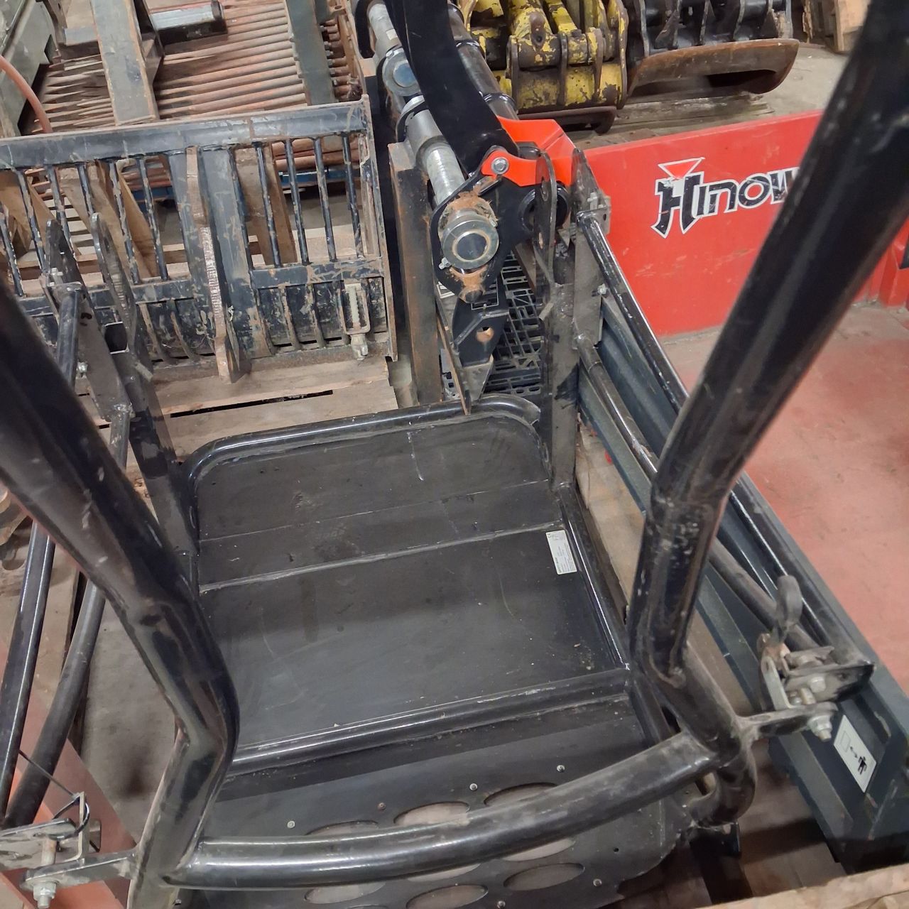 Giant 332 Minishovel.