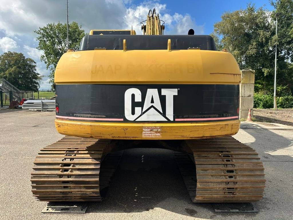 CAT 318 C L