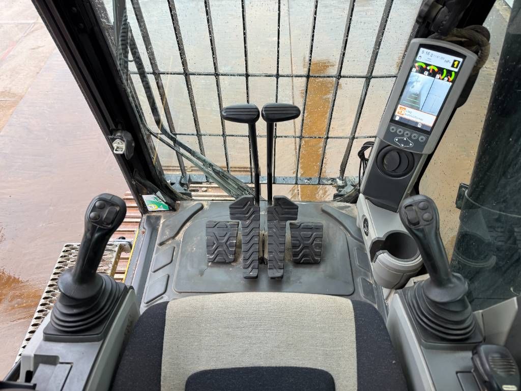 CAT 352F - Dutch Machine / Hammer Lines