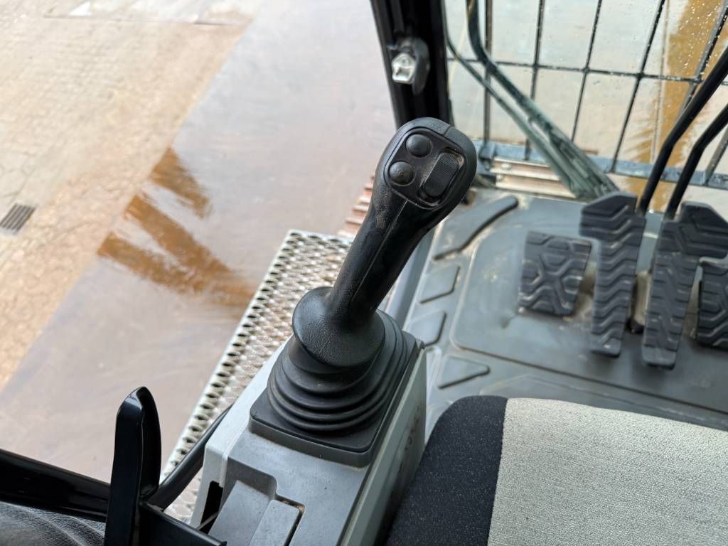 CAT 352F - Dutch Machine / Hammer Lines