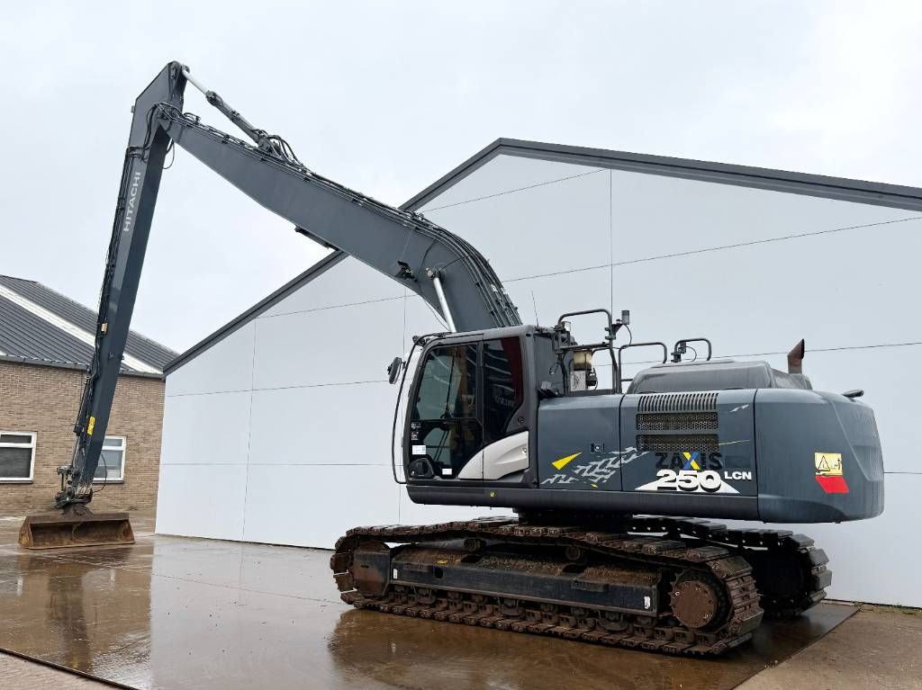 Hitachi ZX250LCN-6 - 18m / TRIMBLE GPS / German Machine