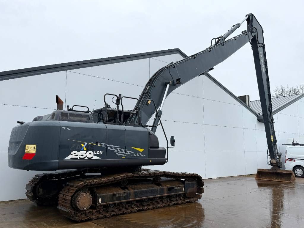 Hitachi ZX250LCN-6 - 18m / TRIMBLE GPS / German Machine