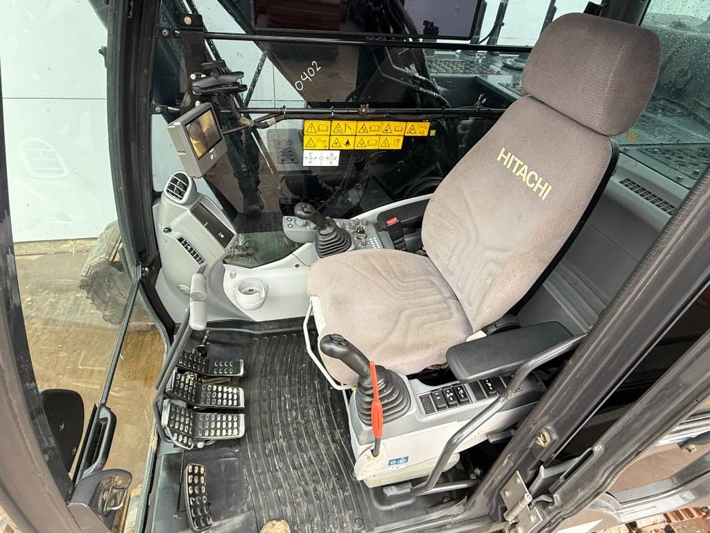 Hitachi ZX250LCN-6 - 18m / TRIMBLE GPS / German Machine