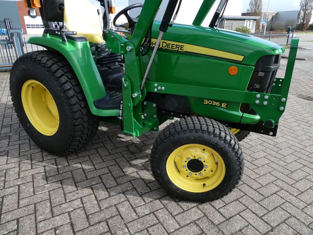 John Deere 3036E 4wd HST / 0520 Draaiuren / Voorlader