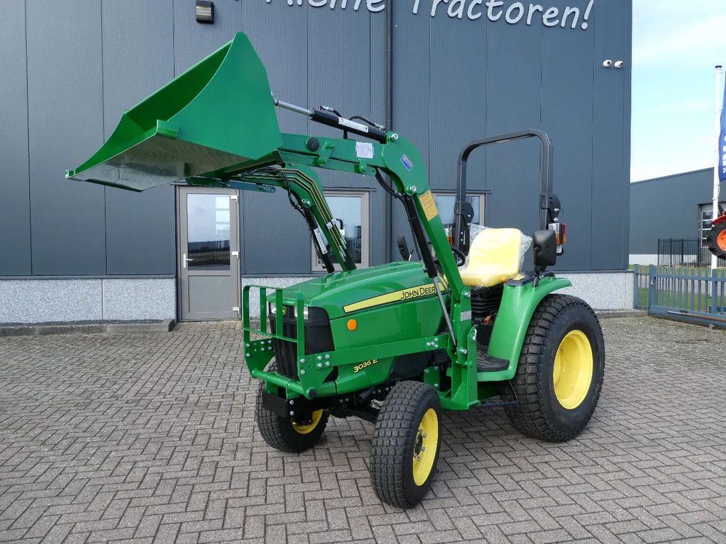 John Deere 3036E 4wd HST / 0520 Draaiuren / Voorlader
